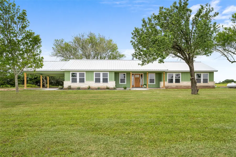 1232 Swiss Alp Hills Loop, Schulenburg, TX 78956 - #2