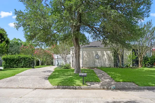 1 Wellington Lane, Sugar Land, TX 77478