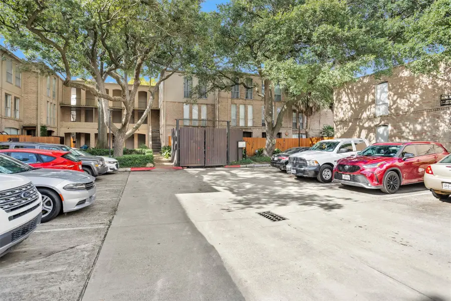 4637 Wild Indigo Street #422, Houston, TX 77027 - #2