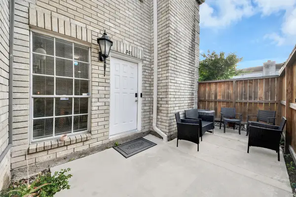 3800 Tanglewilde Street #301, Houston, TX 77063