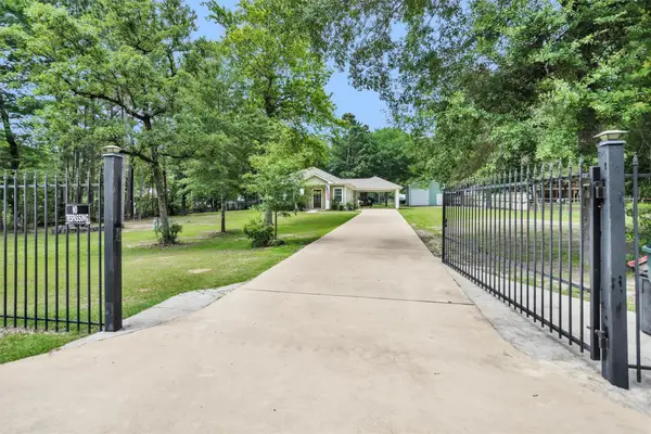 30806 Mellman Road, Hempstead, TX 77445