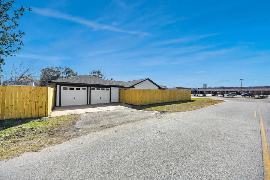 2701 Mustang Road, Alvin, TX 77511 - #3