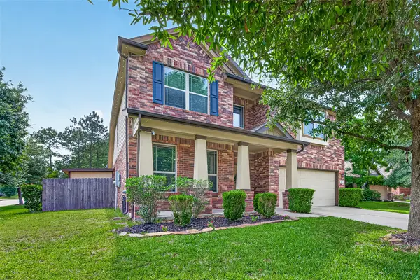 8 Landscape Court, Conroe, TX 77301