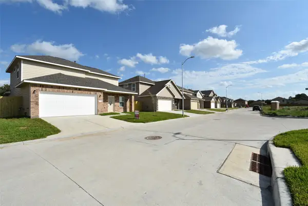 2827 Pine Estate Lane, Houston, TX 77014