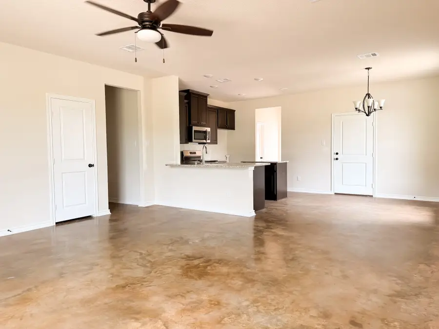 555 Pineview Circle, Jewett, TX 75846 - #3