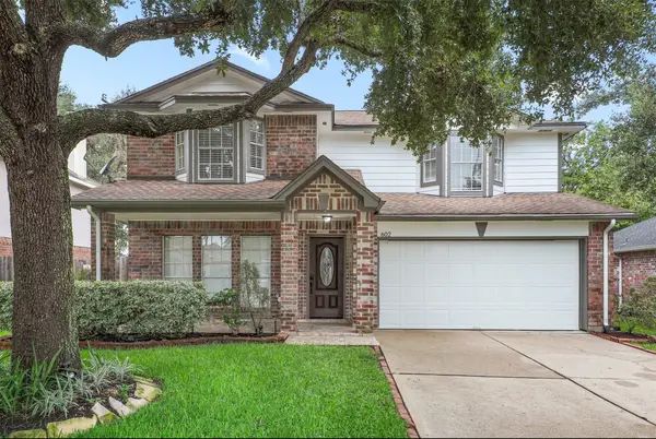 602 Oak Briar Drive, Kemah, TX 77565
