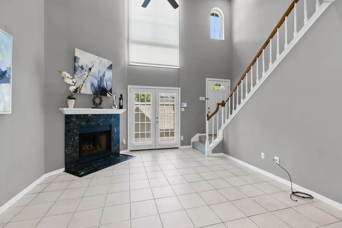 2212 Hopkins Street #2212, Houston, TX 77006 - #1