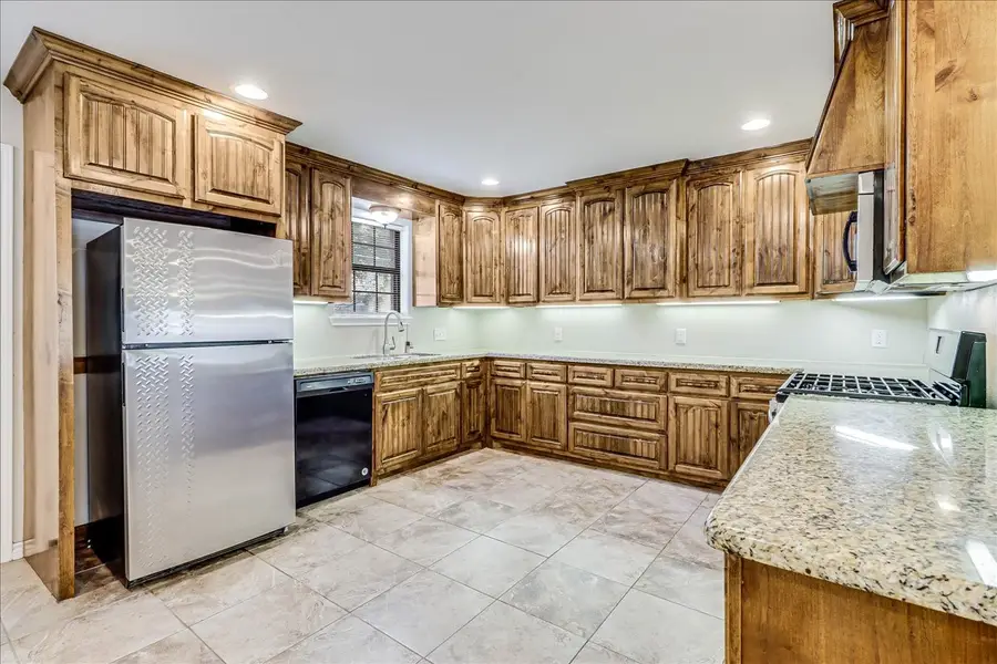 2111 E Lott Avenue, Kingsville, TX 78363 - #3