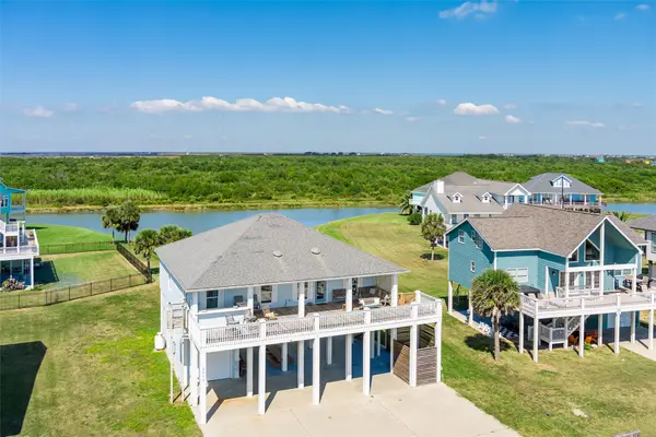 4017 Biscayne Beach Road, Port Bolivar, TX 77650