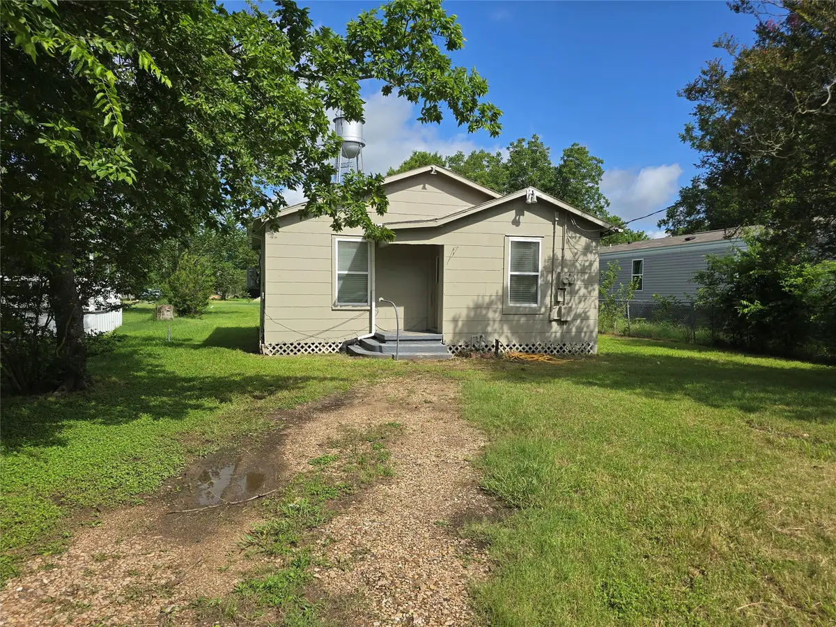 115 S Dallas Street, Bremond, TX 76629 - #1