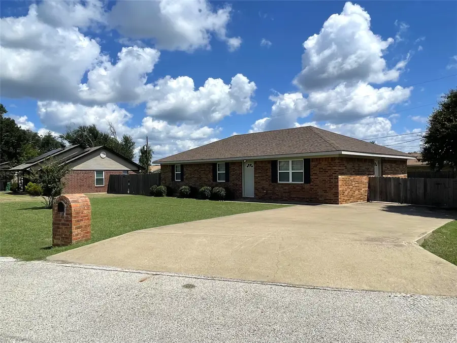 313 Jefferson Street, Fairfield, TX 75840 - Image #2