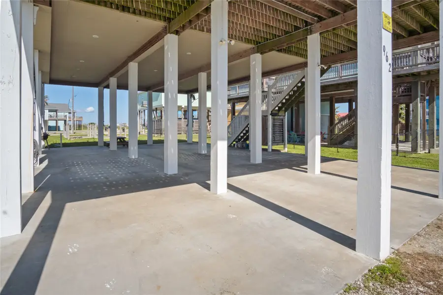 962 Meynig Drive, Crystal Beach, TX 77650 - #2