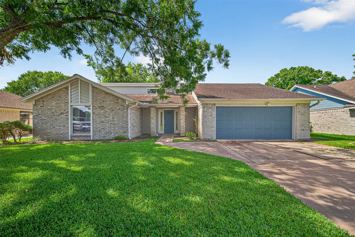 5225 Glenvalley Drive, La Porte, TX 77571 - Image #1
