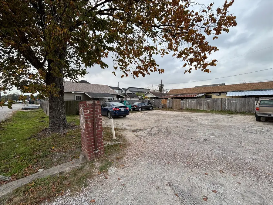 127 E 43rd Street, Houston, TX 77018 - Image #2