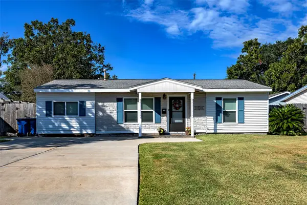1810 3rd Avenue N, Texas City, TX 77590