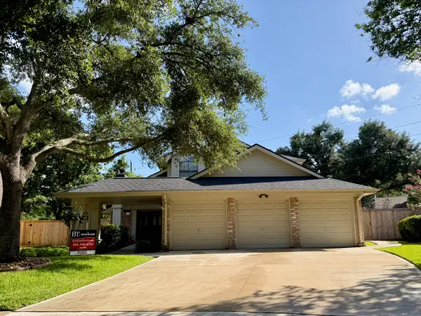 2326 Streamcrest Lane, Sugar Land, TX 77479