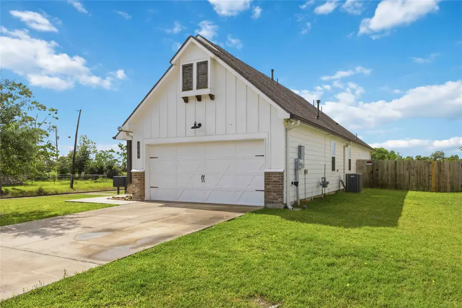 148 Austin Road, Angleton, TX 77515 - #2
