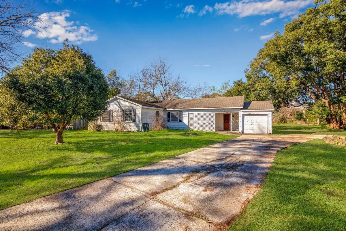 2320 Westward Avenue, La Marque, TX 77568 - Image #1