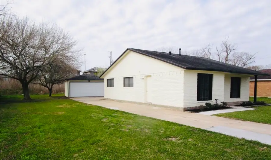 1109 N Avenue N, Freeport, TX 77541 - #2