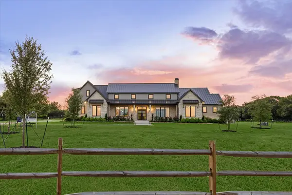 133 Drake Lane, Round Top, TX 78954