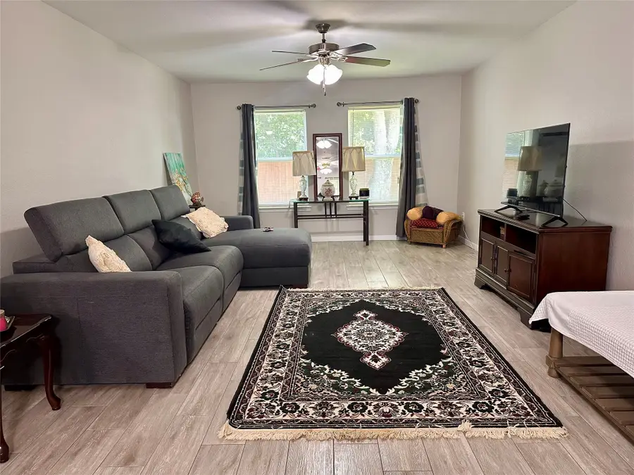 10226 Ella Falls Boulevard, Houston, TX 77038 - Image #2