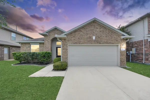 2211 Emerald Lane, Texas City, TX 77591