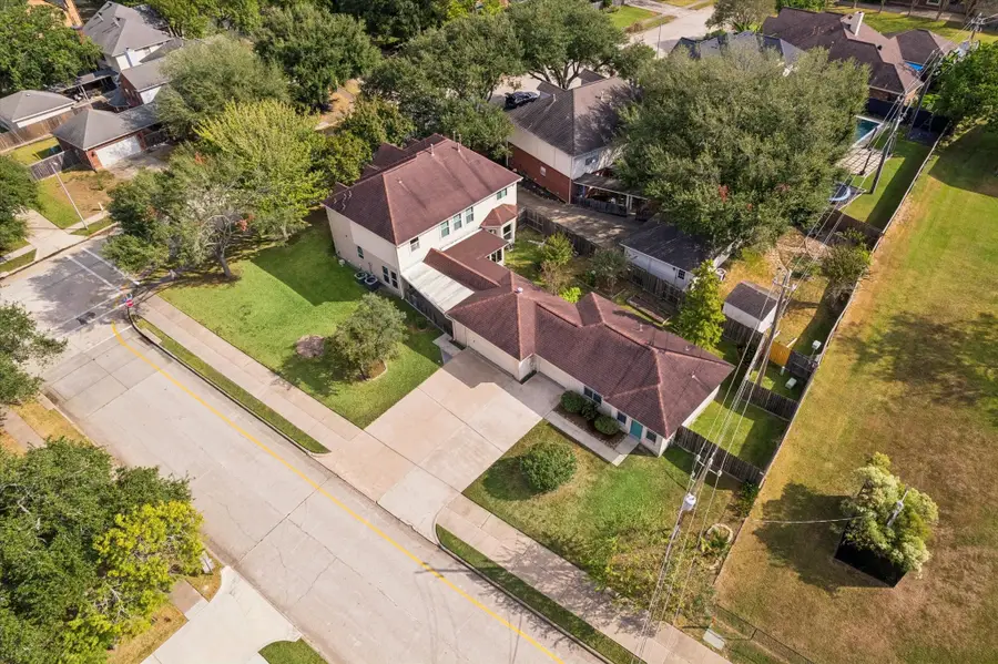 702 Huntercrest Street, El Lago, TX 77586 - Image #2