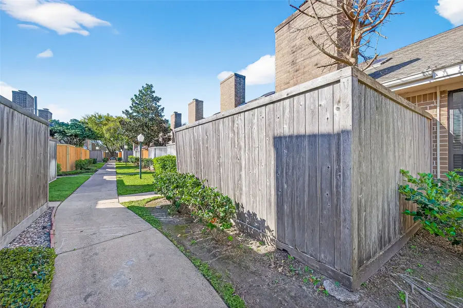 13884 Hollowgreen Drive, Houston, TX 77082 - #2