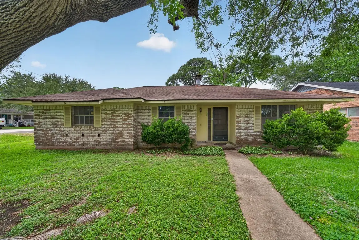 301 Moody Avenue, League City, TX 77573 - #1