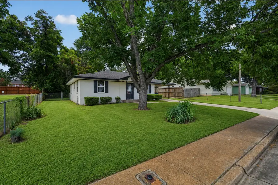 803 W First Street, Brenham, TX 77833 - #3