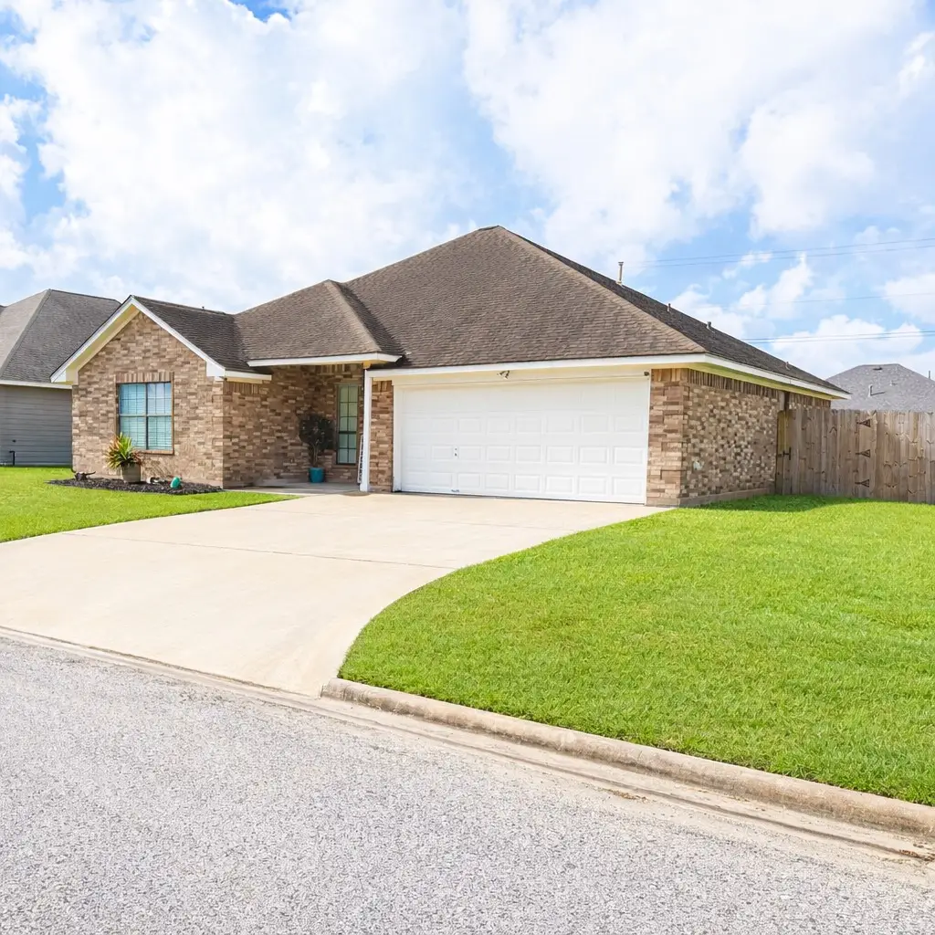 4804 Tarpon Drive, Bay City, TX 77414 - Image #1