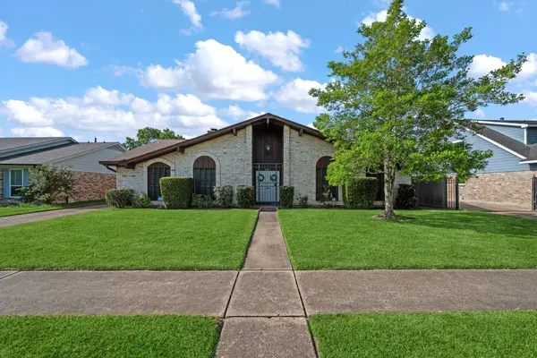 8834 Sandstone Street, Houston, TX 77036