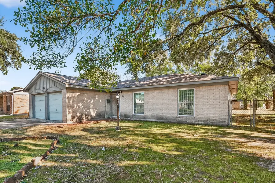 9002 Bunny Run Drive, Houston, TX 77088 - Image #2