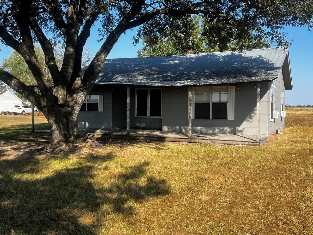 3527 S State Highway 71, El Campo, TX 77437 - #1