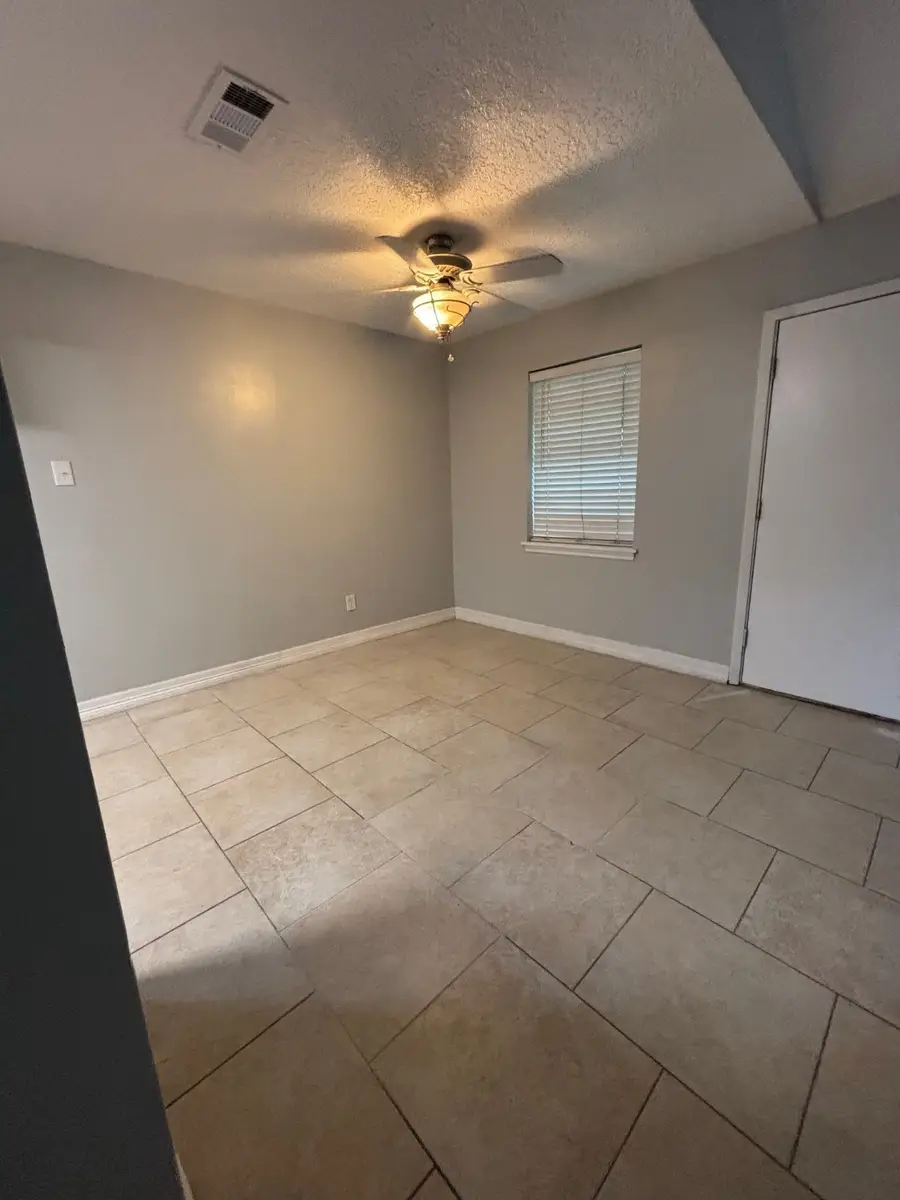 605 Meadowick Drive, Baytown, TX 77521 - Image #3