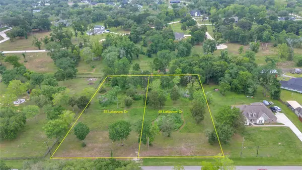 49 Lakeview Drive, Alvin, TX 77511