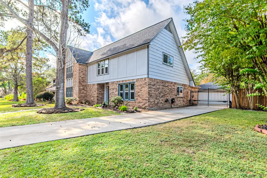 8211 Riverglade Drive, Houston, TX 77095 - Image #3