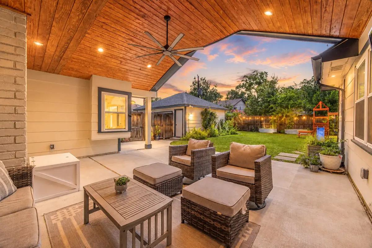 1922 Shadowdale Drive, Houston, TX 77043 - #1