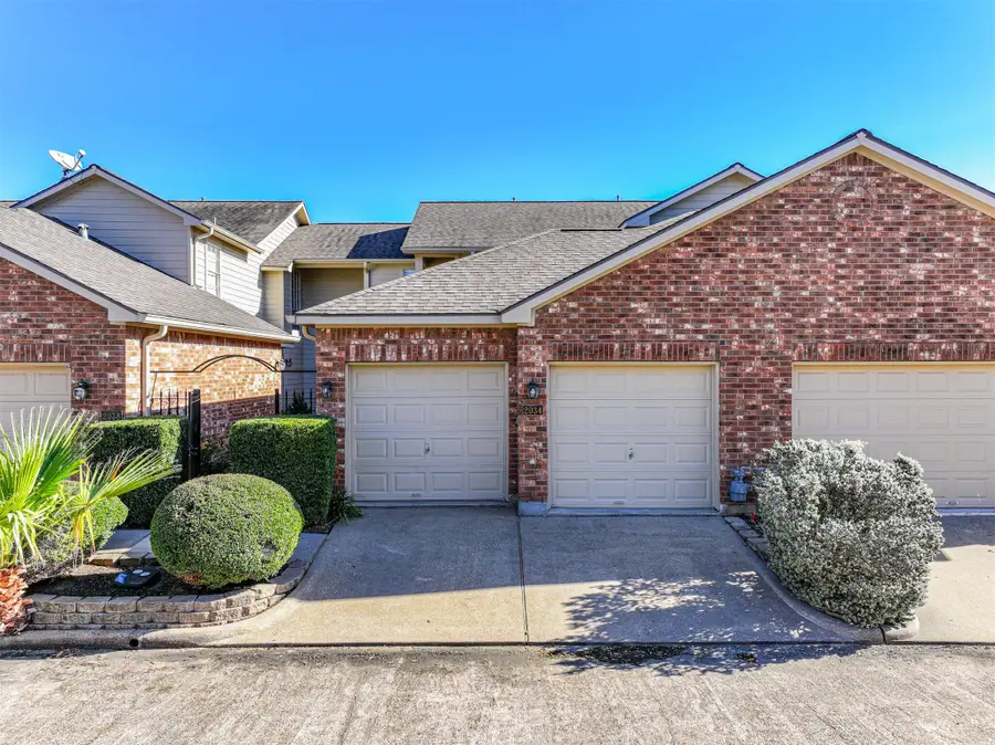 2034 Glencove Drive, Seabrook, TX 77586 - Image #3