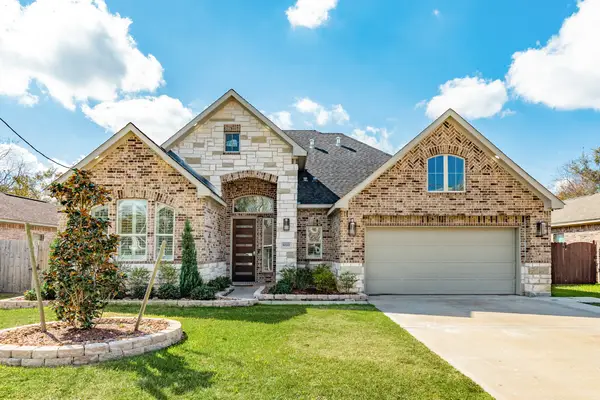 1020 Oak Street, West Columbia, TX 77486