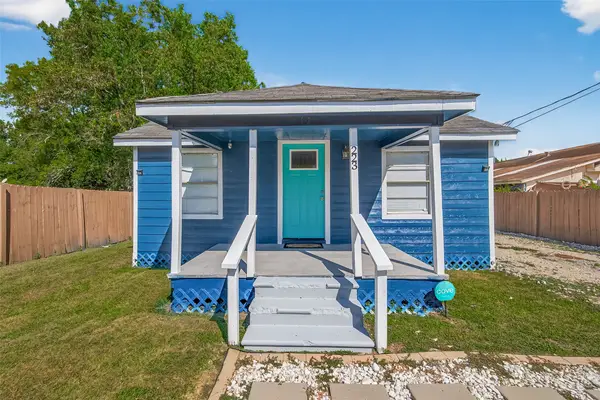 223 E Melville Drive, Crosby, TX 77532