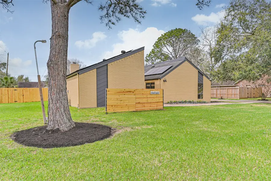 910 Evergreen Drive, Friendswood, TX 77546 - #2