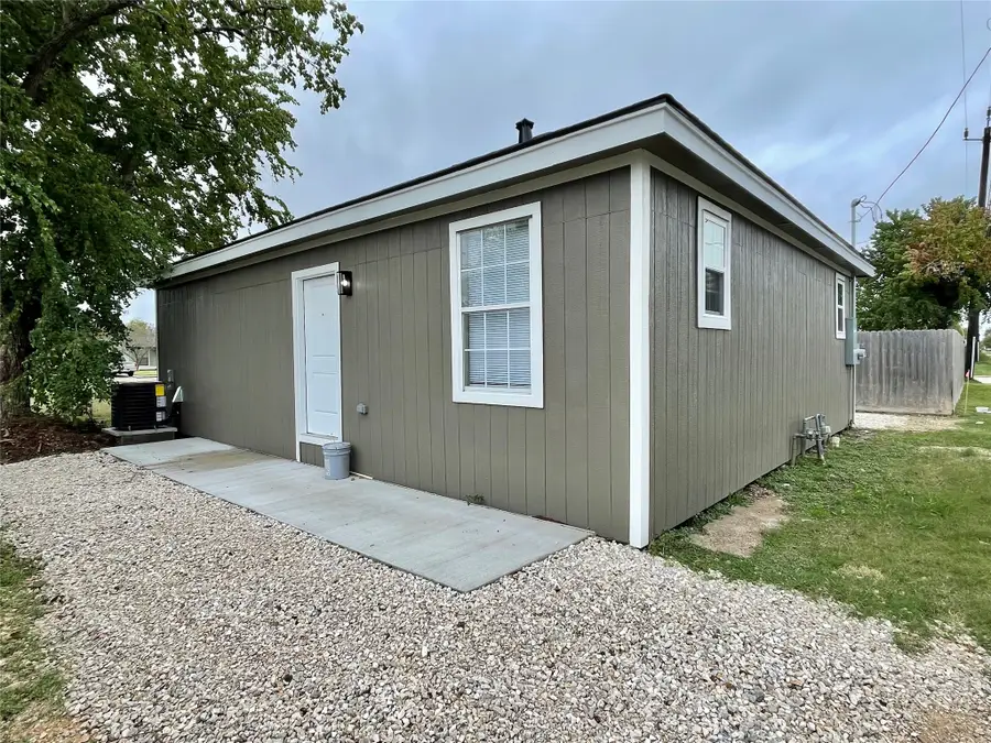 926 W 5th Street, Freeport, TX 77541 - Image #2