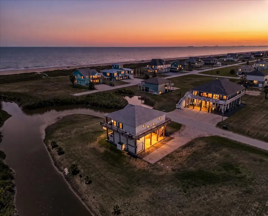 810 Casa Drive, Crystal Beach, TX 77650 - #2
