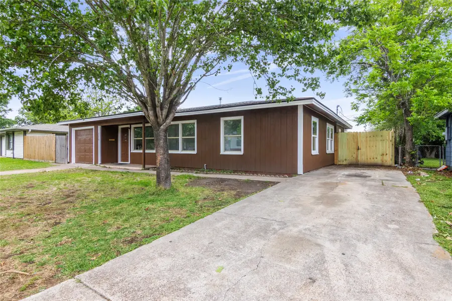 3018 Vance Avenue, Texas City, TX 77590 - #3