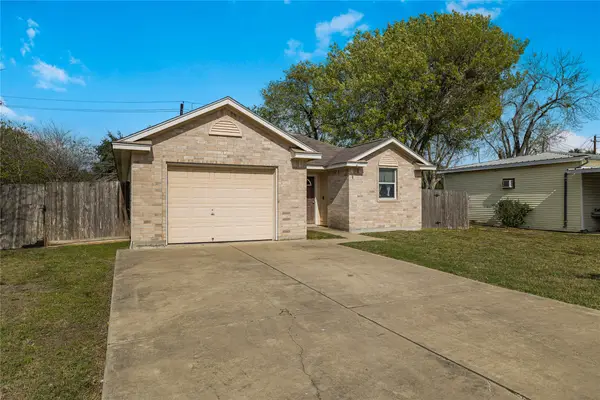 1304 E Polk Avenue, Victoria, TX 77901