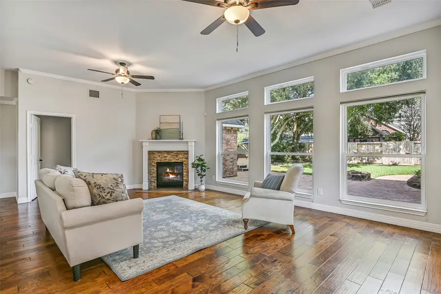 513 Meadow Bend Drive, Friendswood, TX 77546 - #2