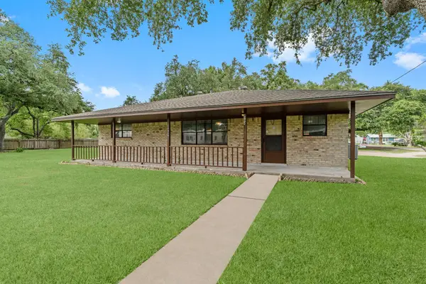 4704 1st Street, Bacliff, TX 77518
