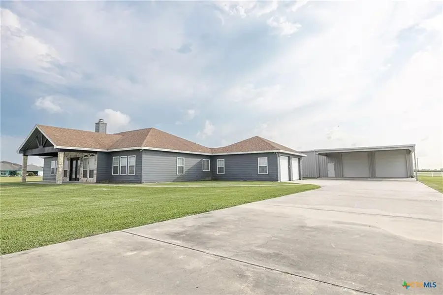45 Blue Heron Drive N, Port Lavaca, TX 77979 - #2