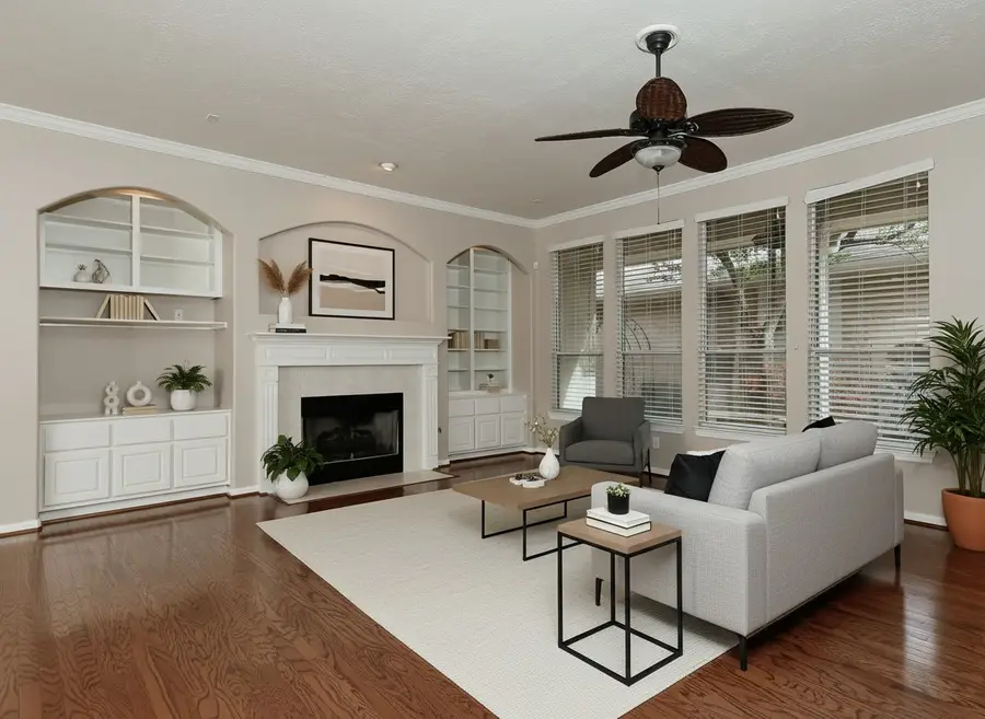 146 E Northcastle Circle, The Woodlands, TX 77384 - #2